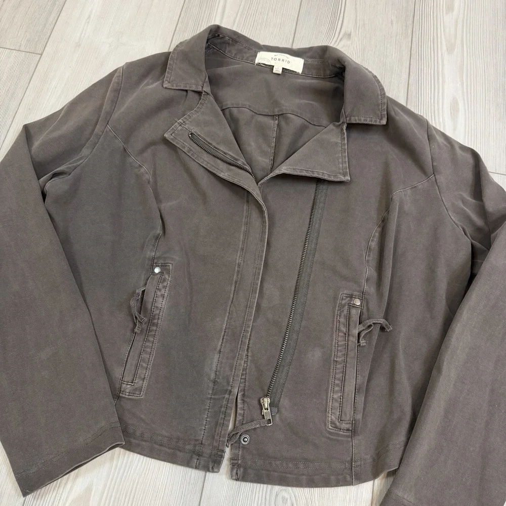 Torrid 2X Denim Moto Jacket Taupe Brown Earthy Boho Goblin Granola‎ Rustic
